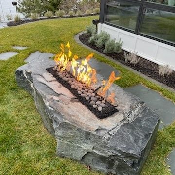 rustic-stone-fire-pit-feature