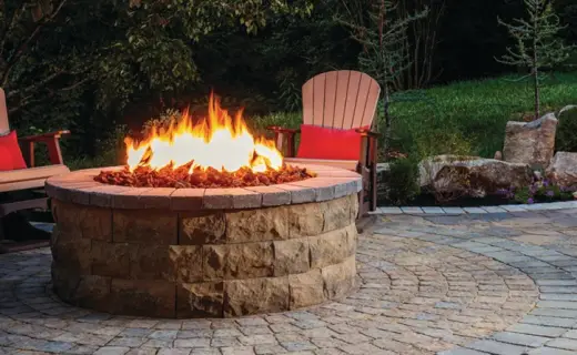 stone-fire-pit-with-seating
